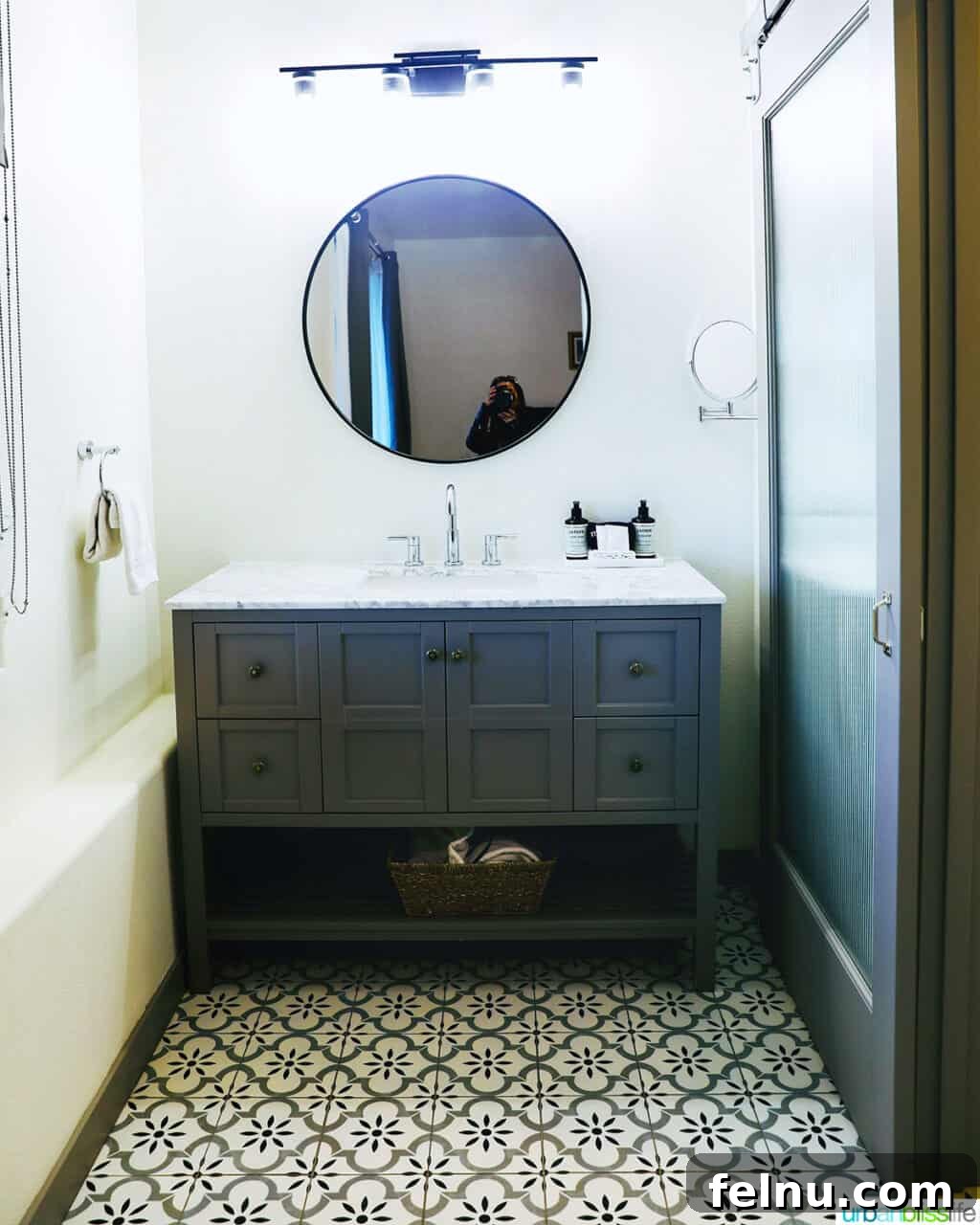 The Willamette Valley Hideaway 8 Bathroom in suite at The Setting Inn Willamette Valley