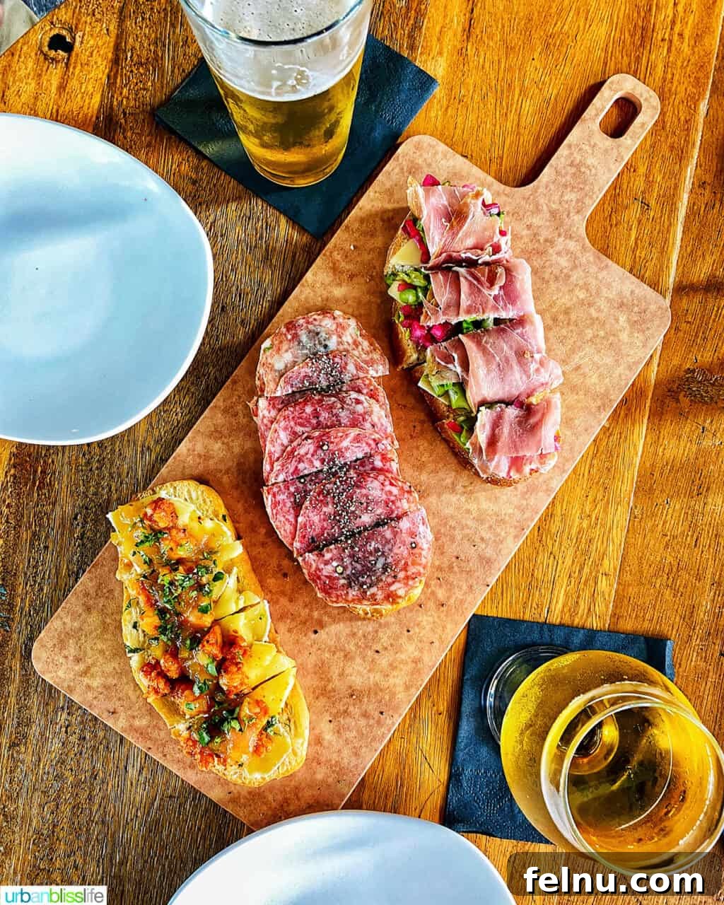 Murrayhill Taphouse Aşağıda, potansiyel olarak daha özgün bir başlık yer almaktadır: The Murrayhill Pour House 4 Murrayhill Taphouse Bruschetta Selection