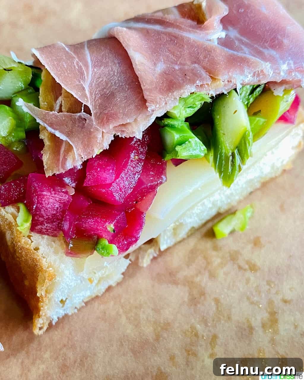 Murrayhill Taphouse Aşağıda, potansiyel olarak daha özgün bir başlık yer almaktadır: The Murrayhill Pour House 5 Murrayhill Taphouse Asparagus and Prosciutto Bruschetta