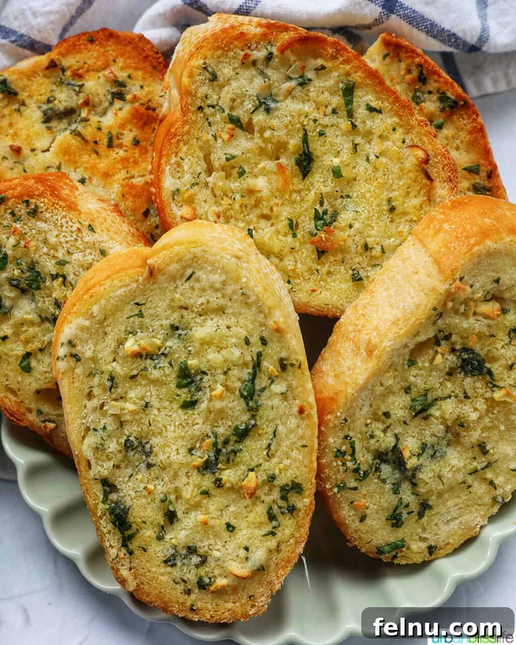 Air Fryer Garlic Toast 3 Close-up of air fryer garlic bread, showcasing its crispy texture.