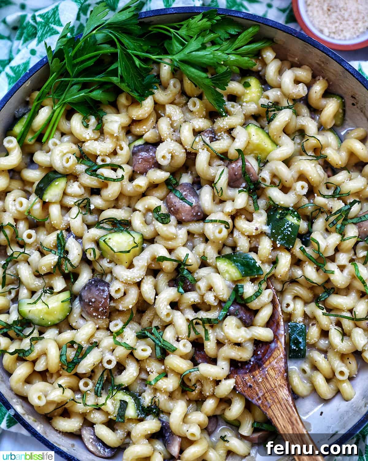 Zucchini and Mushroom Pasta Primavera 2 Creamy Zucchini Mushroom Pasta in a Pan