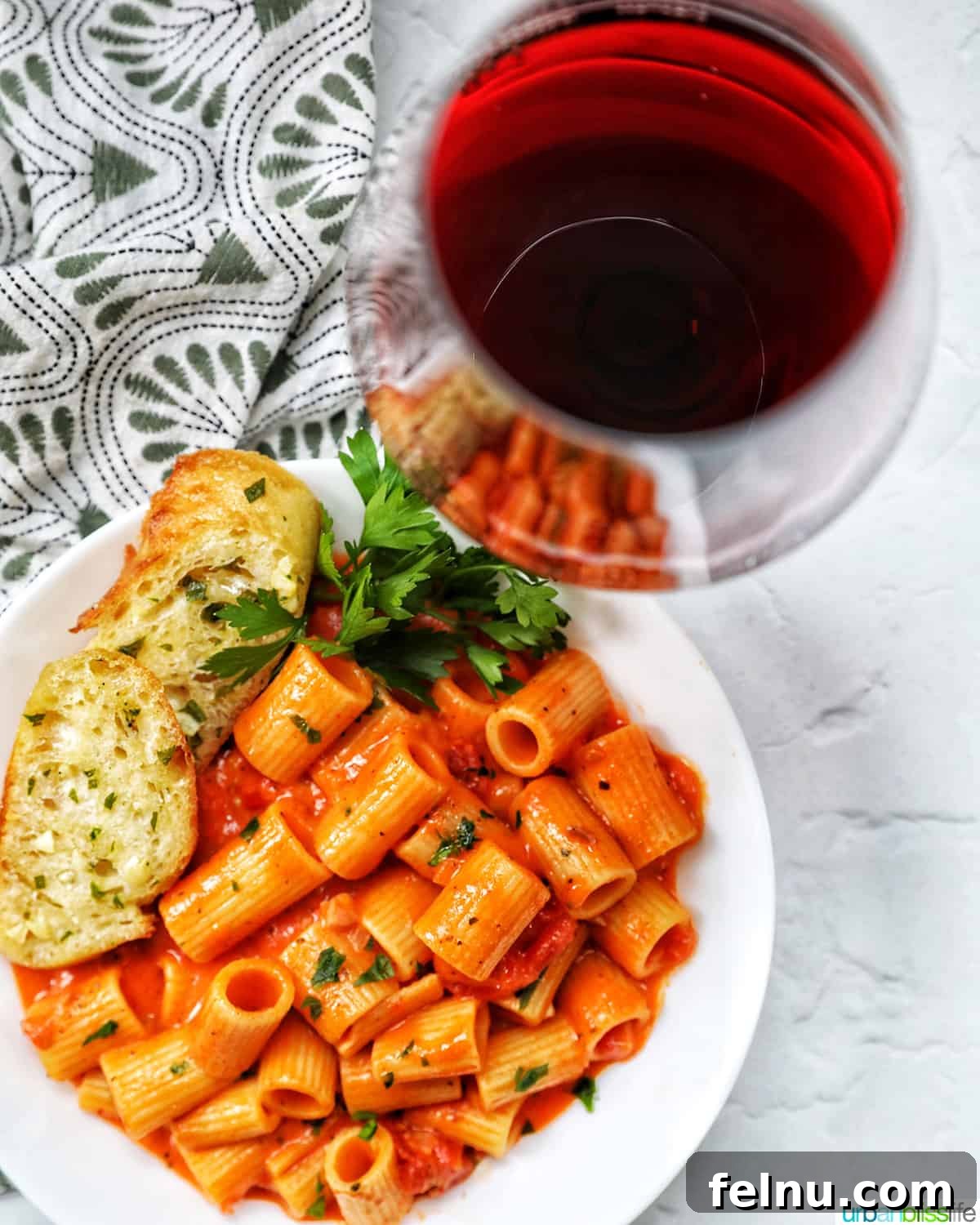 Creamy Dreamy Rigatoni: A Vodka Sauce Delight 19 Rigatoni with Vodka Sauce and wine