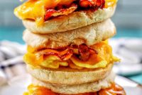 Crispy Air Fryer Breakfast Sandwich with Egg and Cheese
